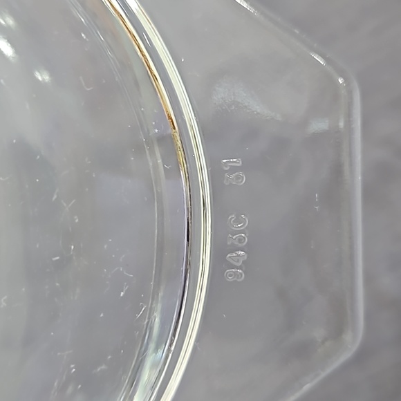 Vintage Pyrex 1.5 Qt "Meadow" Casserole!!! - Picture 10 of 17